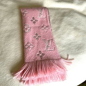 Imitation Louis Vuitton scarf
